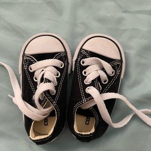 Converse toddler shoes sz 3